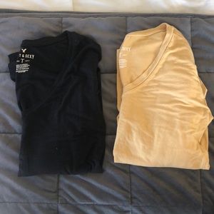 2 xsmall American Eagle long sleeve